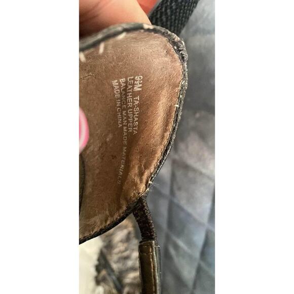 Tahari Women Strappy Gladiator Heels Black Leather Gold Toe Size 9.5 - Picture 5 of 5